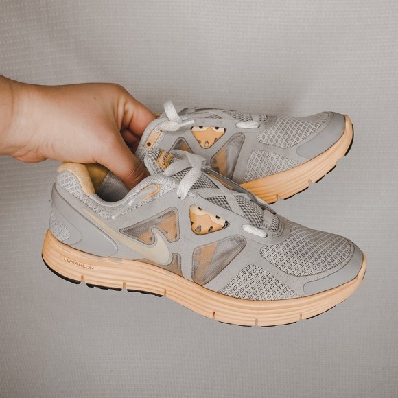 Nike | Grey Yellow Lunarlon Womans Sneaker 7.5 - Picture 1 of 7